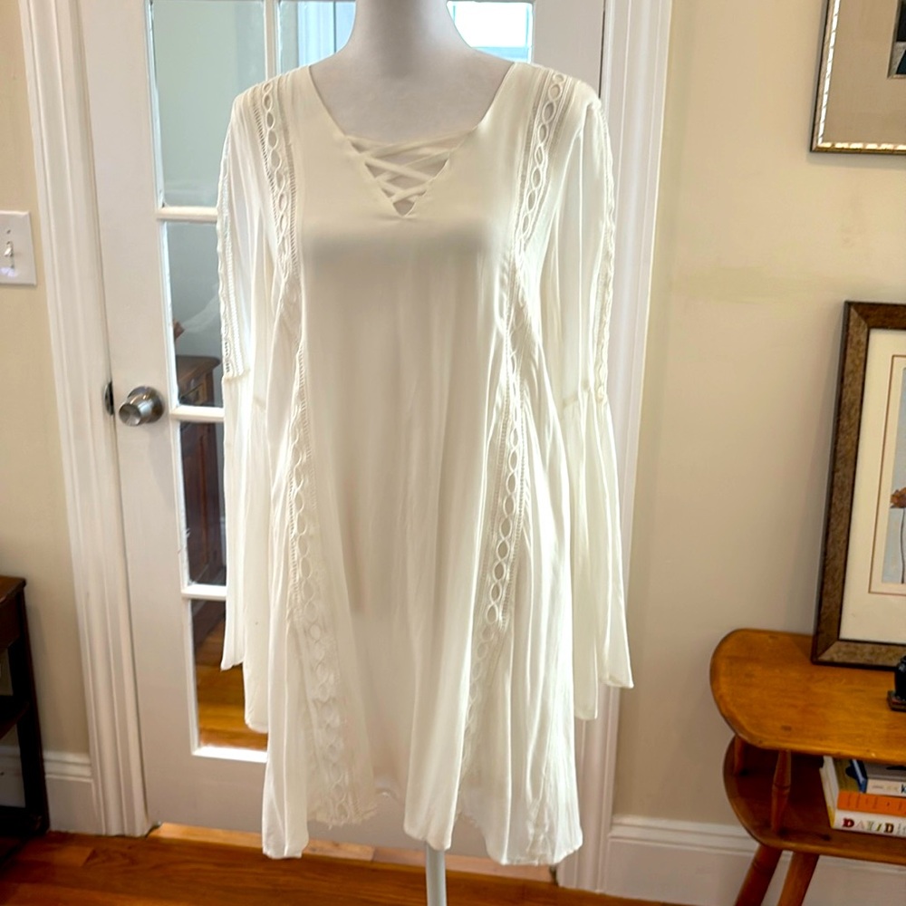 Love Riche White Bohemian Long Sleeve Mini Dress/Beach Cover up. Size S
